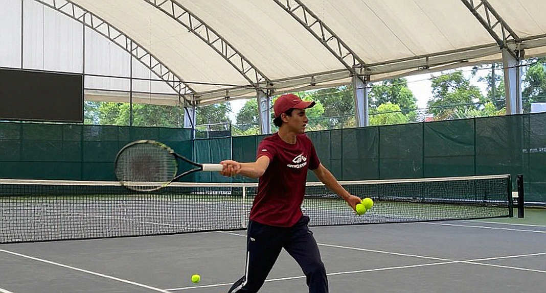 Khi feed dữ liệu tennis trả về 830,43 điểm của sàn Karachi
